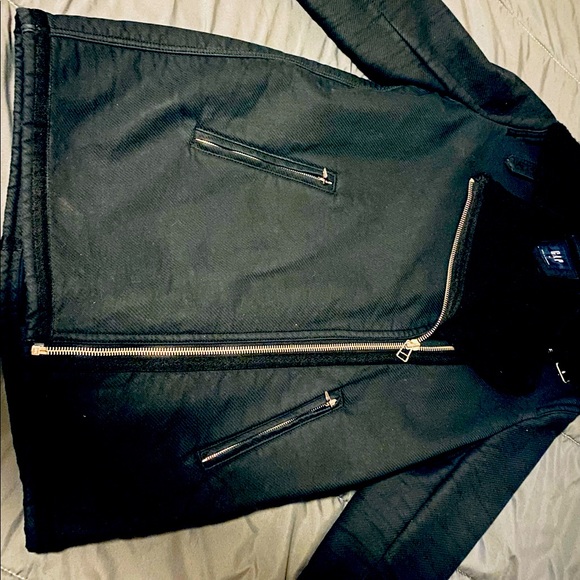 Gap jacket for sale very good condition was dry cleaned - Picture 1 of 4